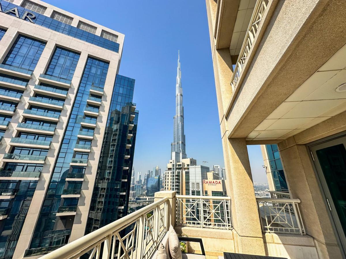 Vserve - 1 BR Spacious Majestic Burj Khalifa view