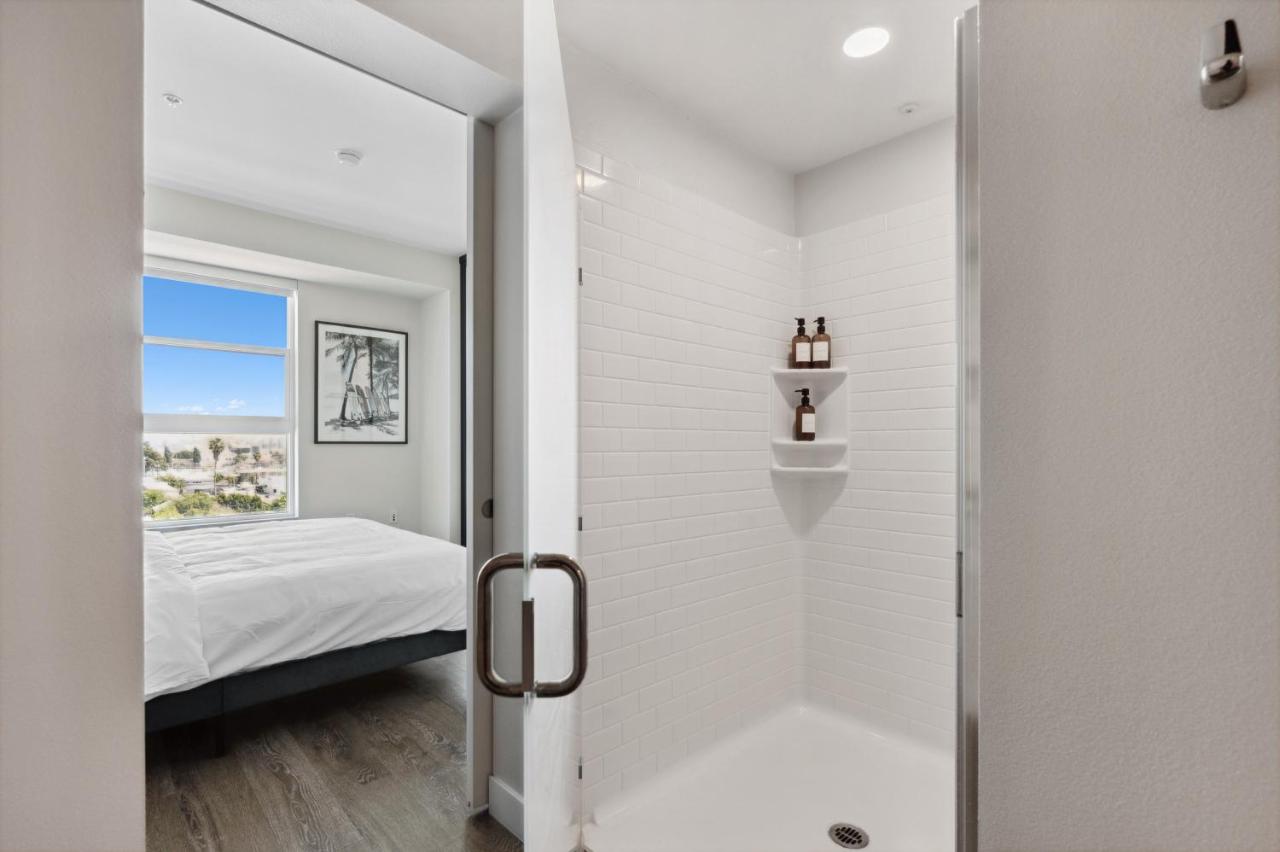 Hollywood 1bdr Comfort with Pool, Gym, Free Parking - 3