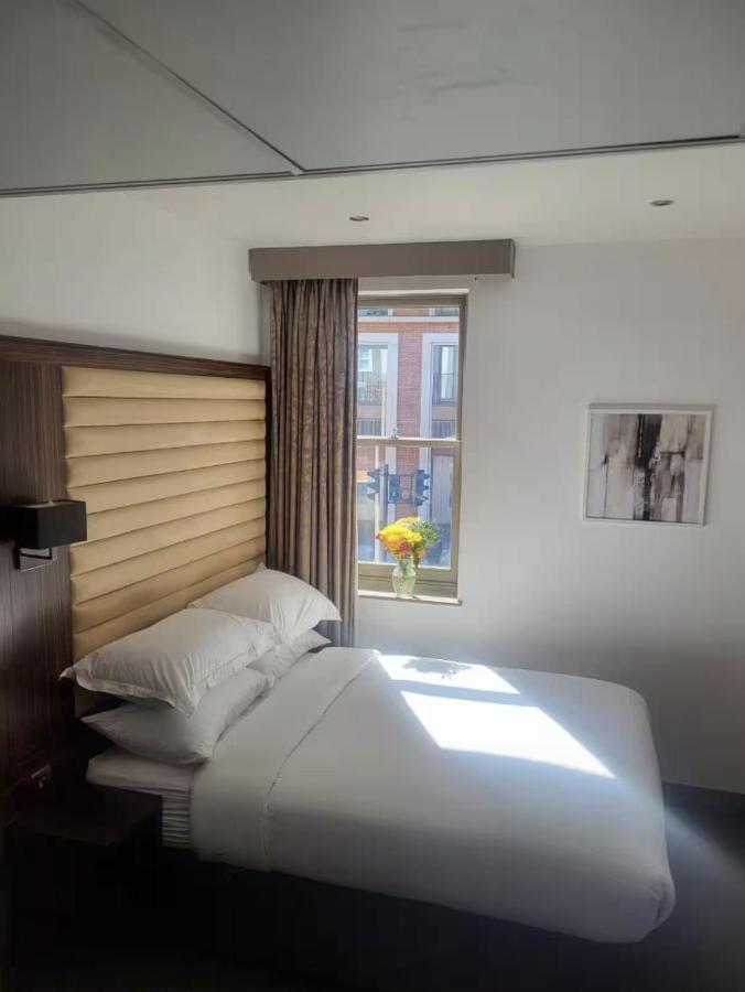 En-suite Boutique room 102 - 2