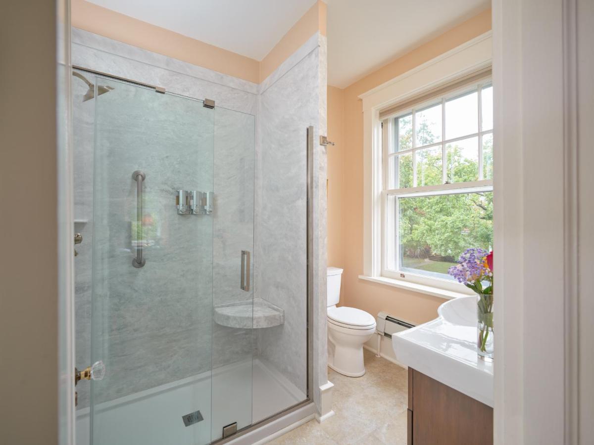Carlisle Garden Suites — photo 19