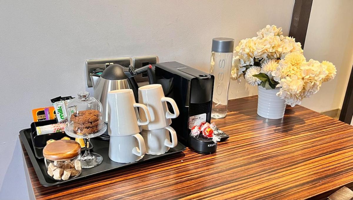 Central en-suite Twin Room for 4, 203 - 4