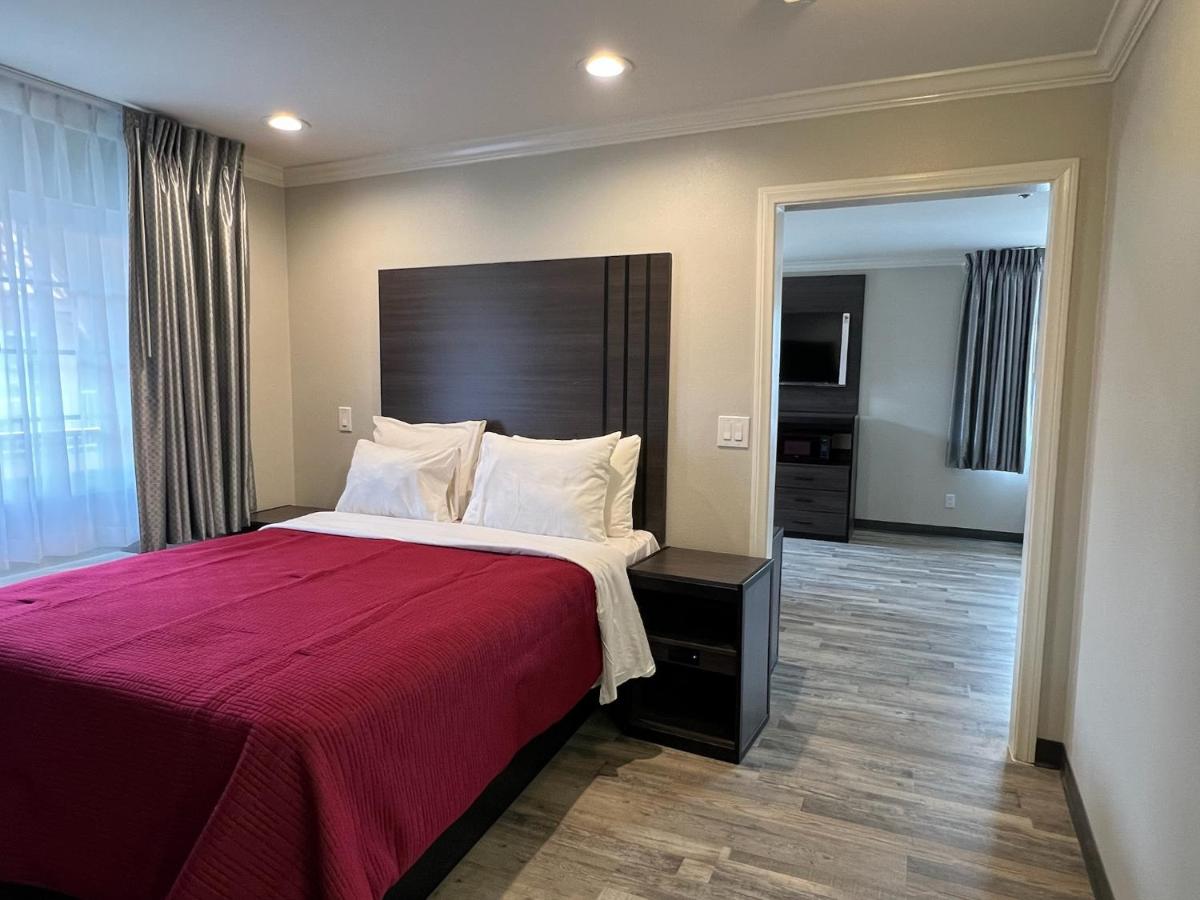 Cloud Nine Inn LAX Airport ( Newly Renovated ) — photo 14