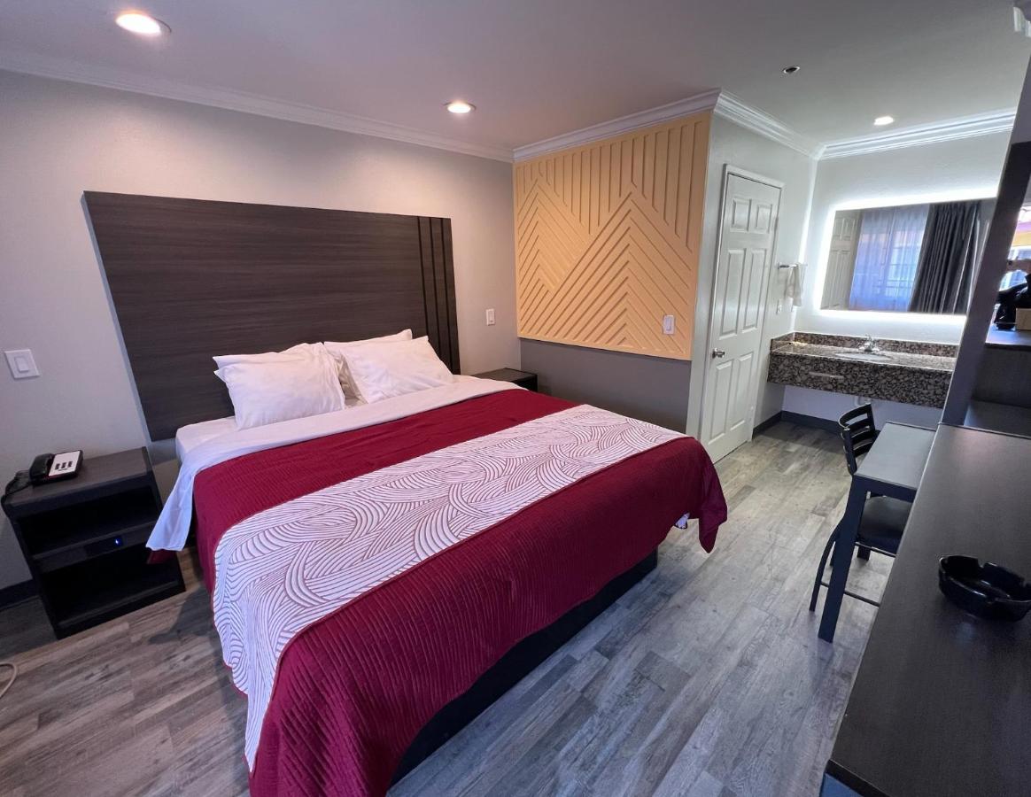 Cloud Nine Inn LAX Airport ( Newly Renovated ) — photo 19