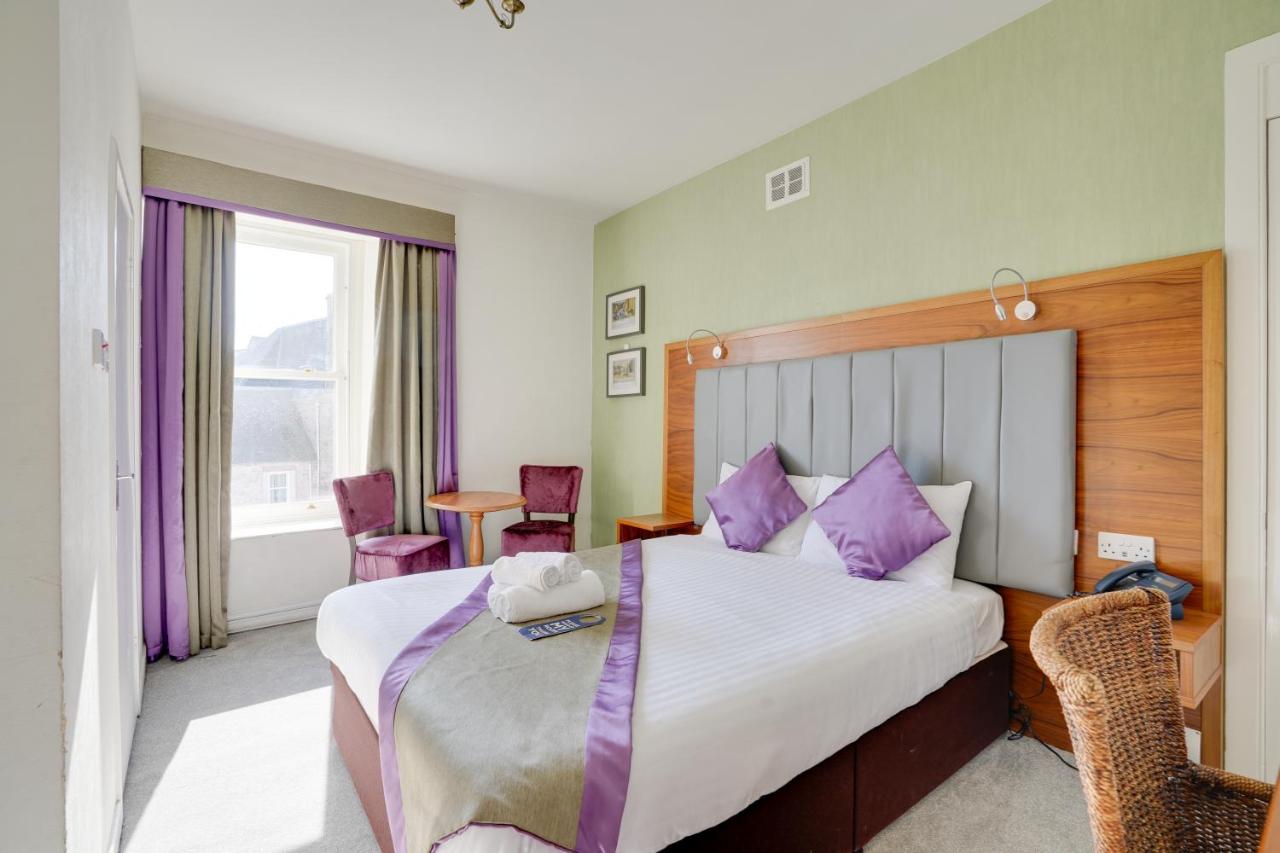Double Room (1 Adult + 1 Child)
