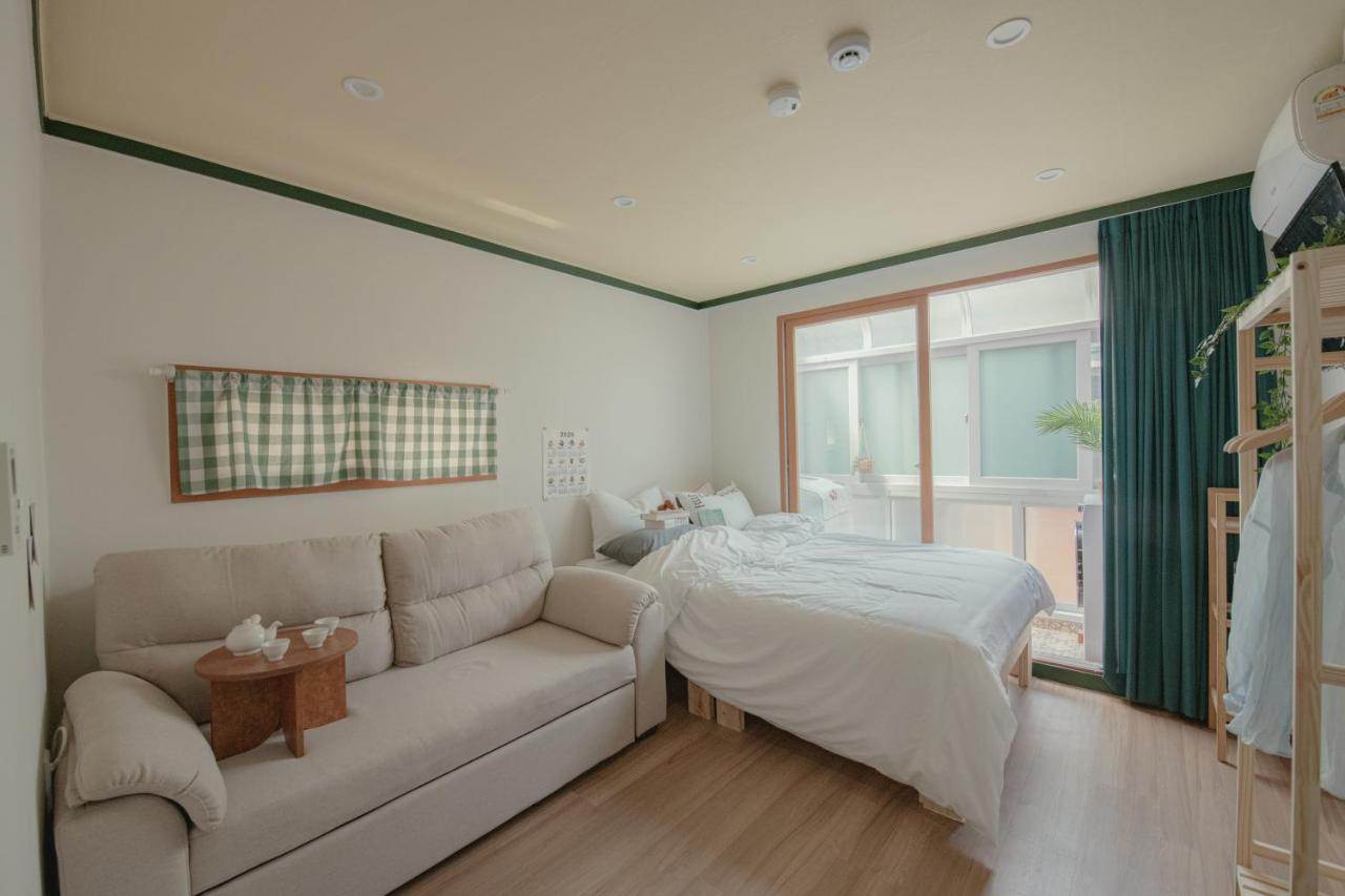 Hongik Univ Station Romantic Rooftop-House - 2