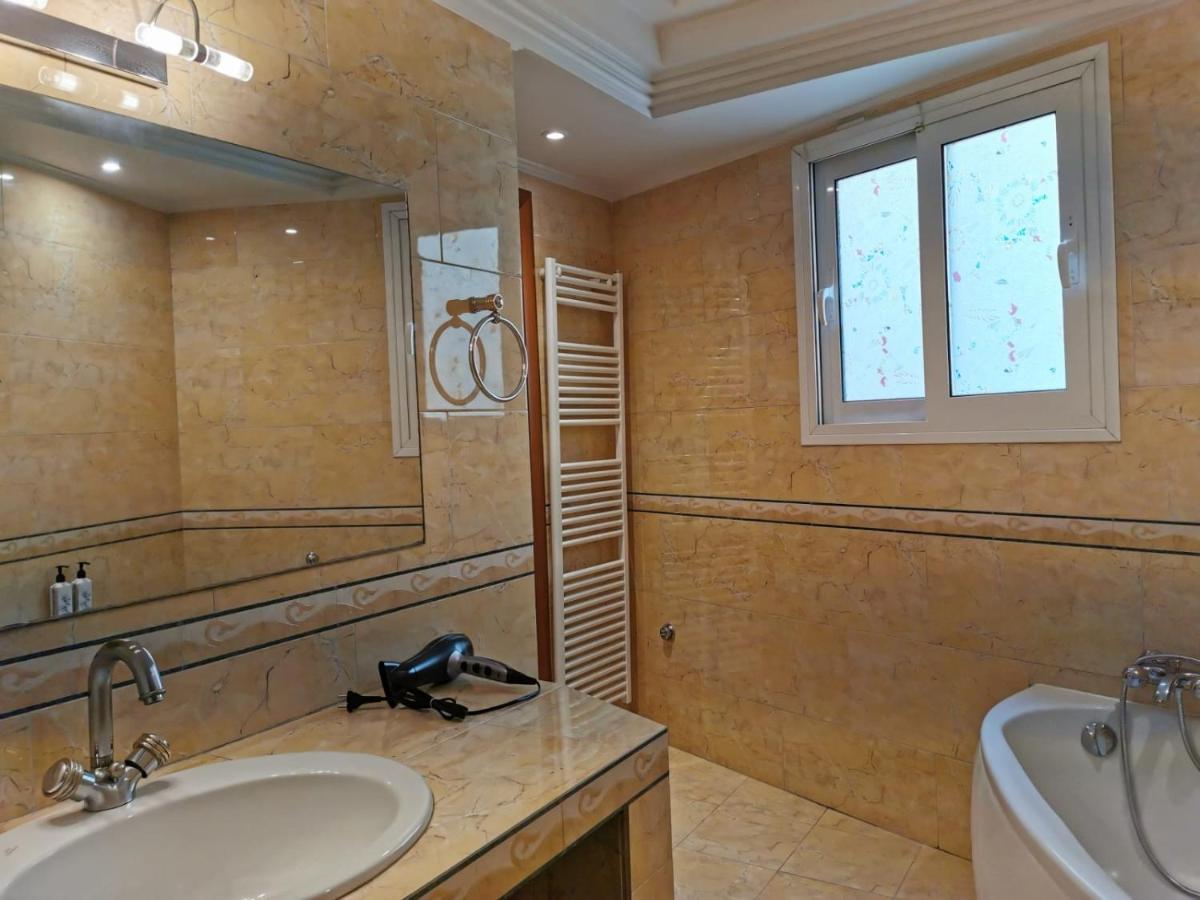 Temple of Zeus 3BD Apartment - 3