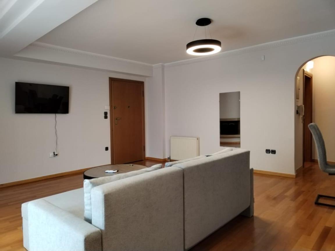 Temple of Zeus 3BD Apartment - 5