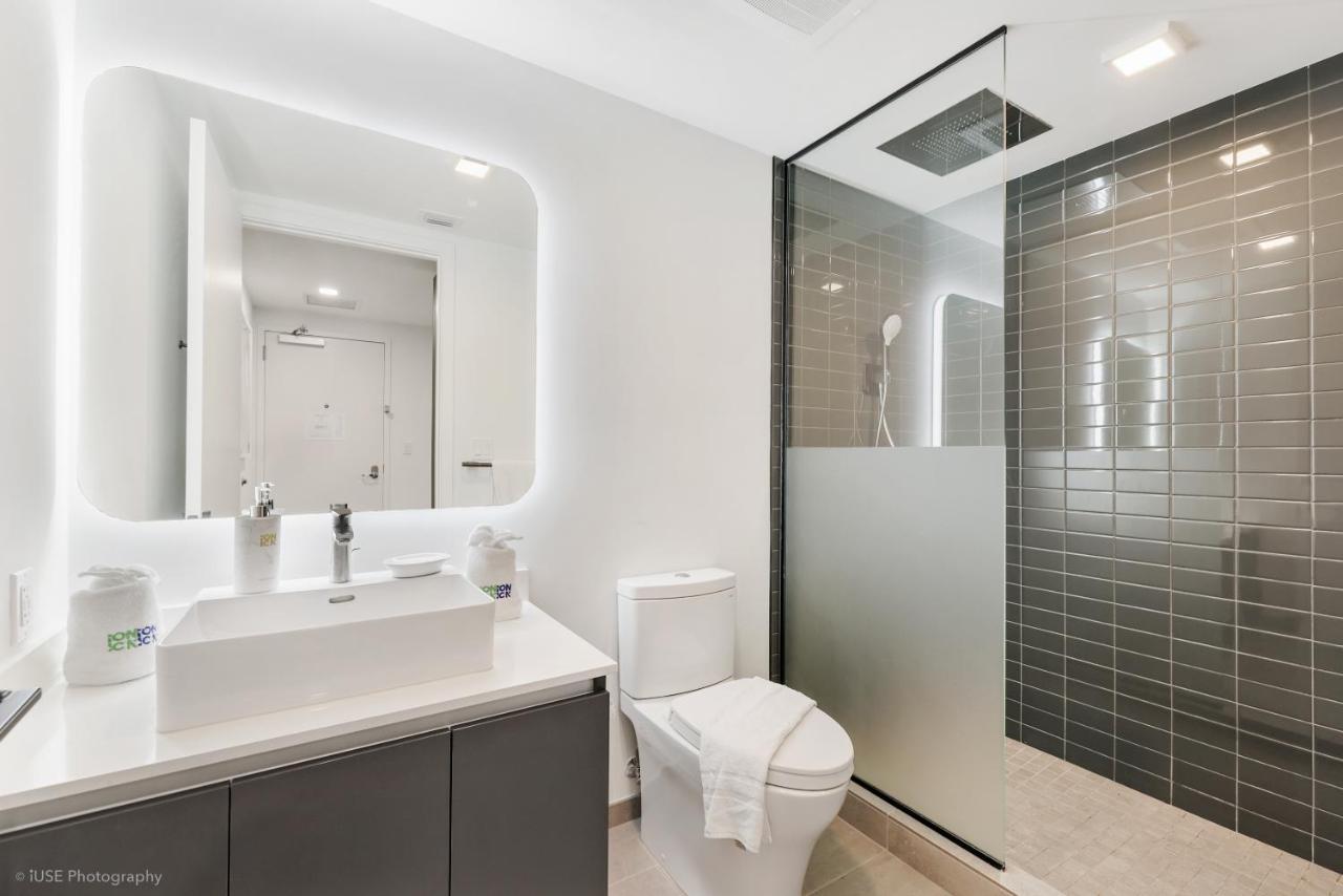 Modern Luxe Studio in Downtown Miami with Rooftop Pool and Gym - 3