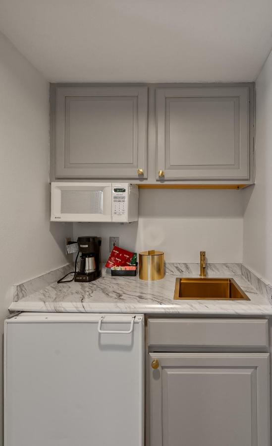 Bella Vista Suites Lake Geneva — photo 20