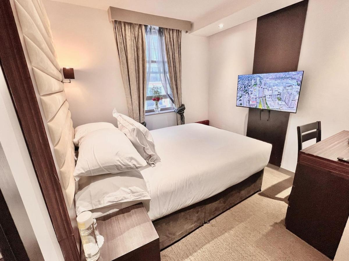 Bliss Boutique Central Room 301