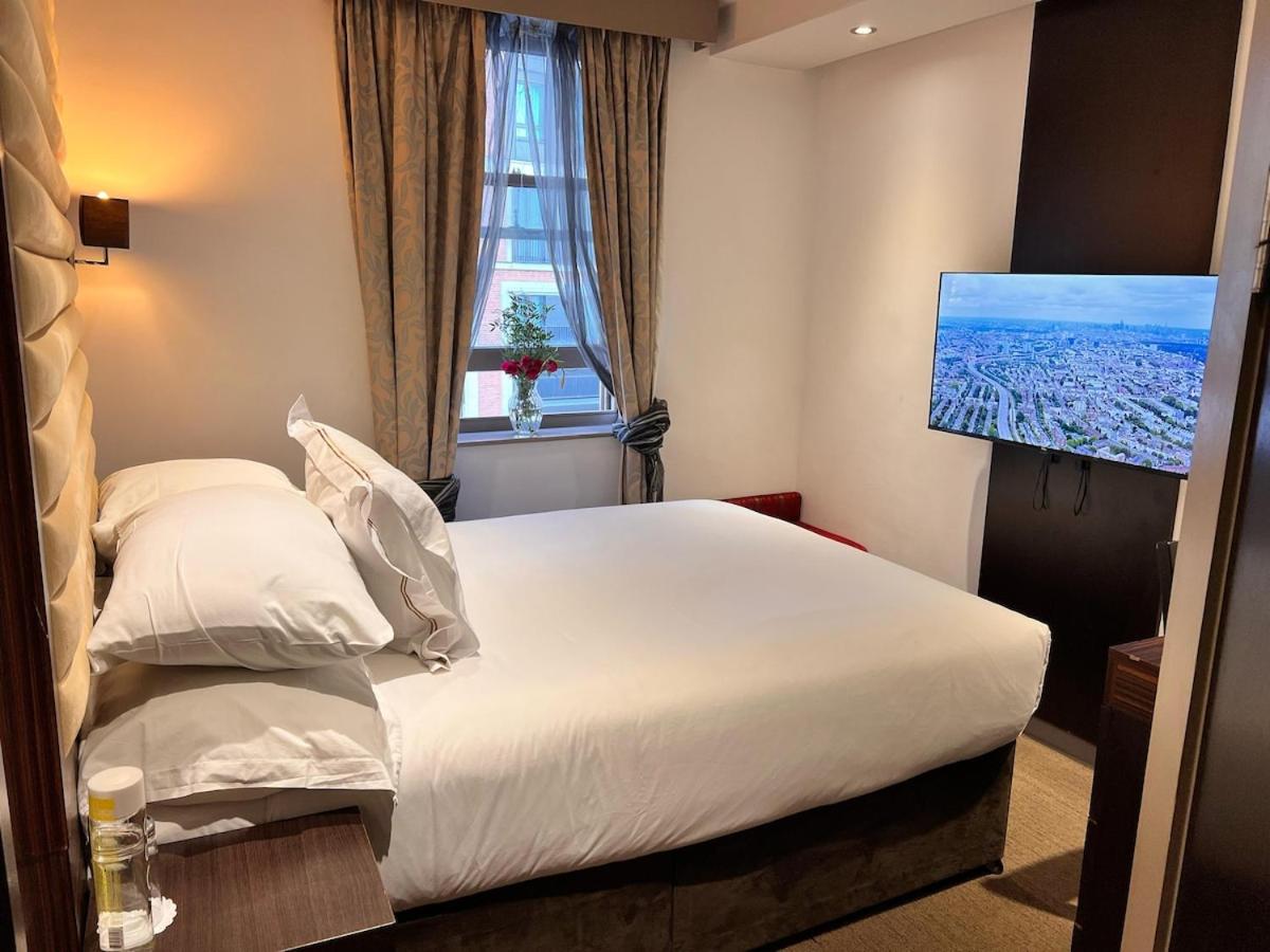 Bliss Boutique Central Room 301 - 5