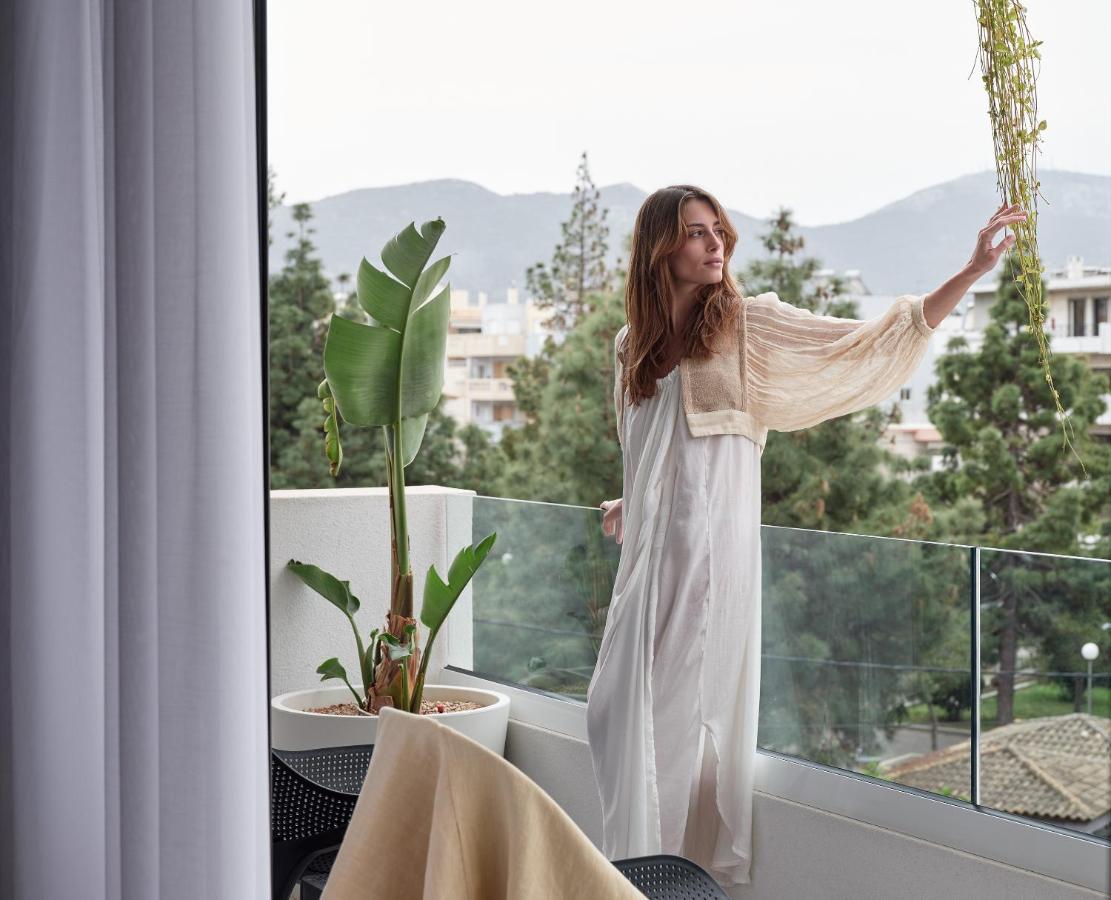 Bond Smart Living Suites - 2