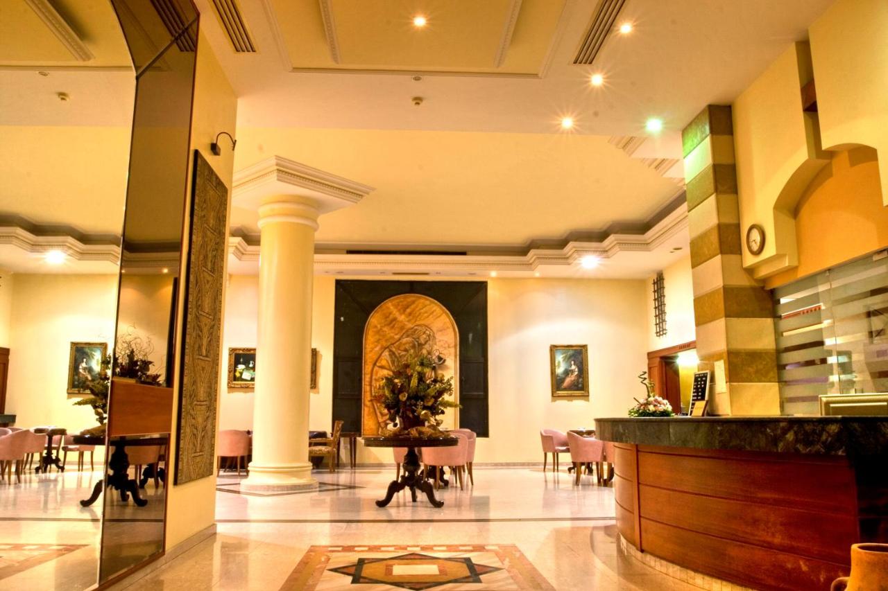 Madisson Hotel photo