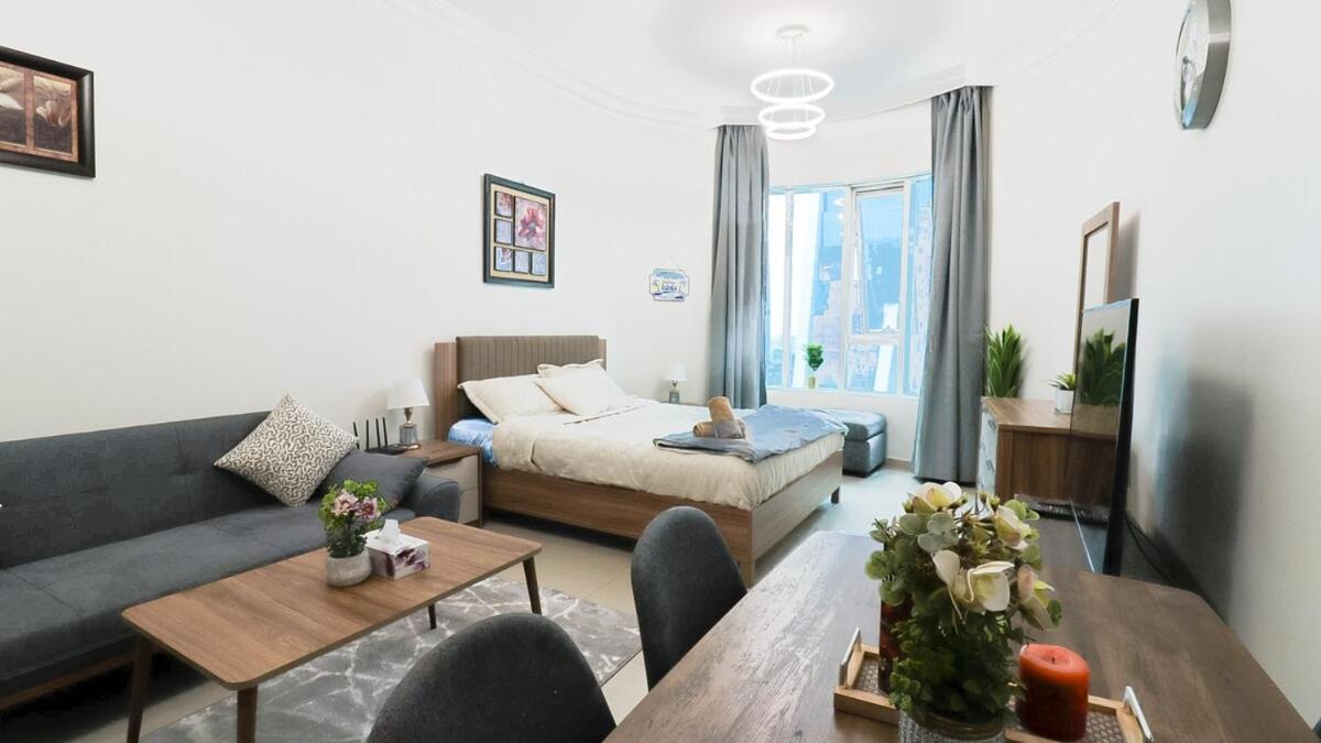 Elegant Studio Near Burj Khalifa Pool and Gym - 2