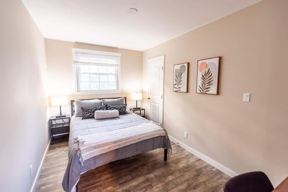 Sleeps 6-Full Kitchen-4 Beds-Big Couch-OfficeSpace - 4