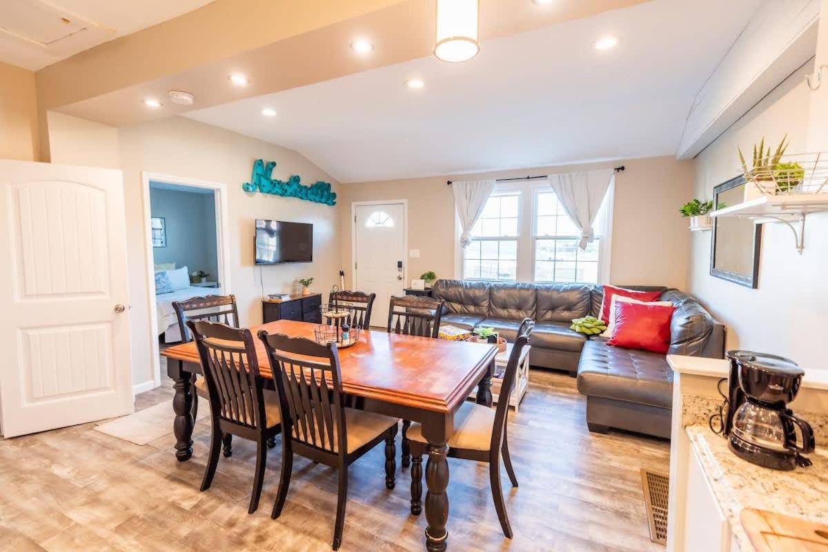 7 Min drive to Broadway- Walkable Neighborhood - 3
