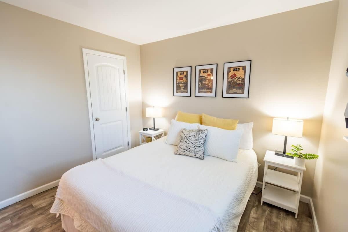 7 Min drive to Broadway- Walkable Neighborhood - 4