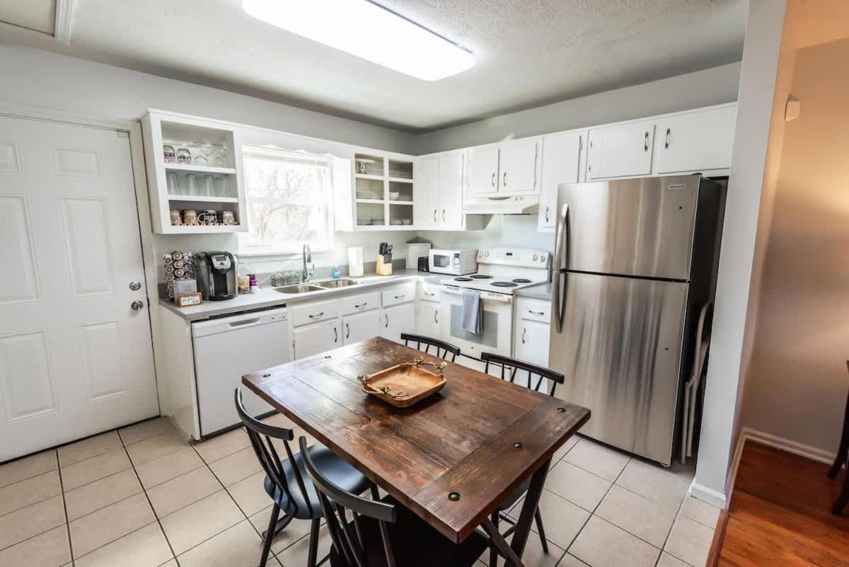 Hip East Nashville Stay Music Food & Fun Nearby - 3