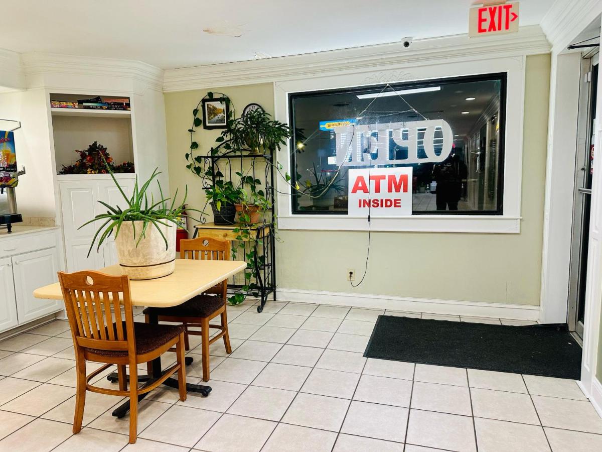 Astoria Hotel Danville North — photo 15