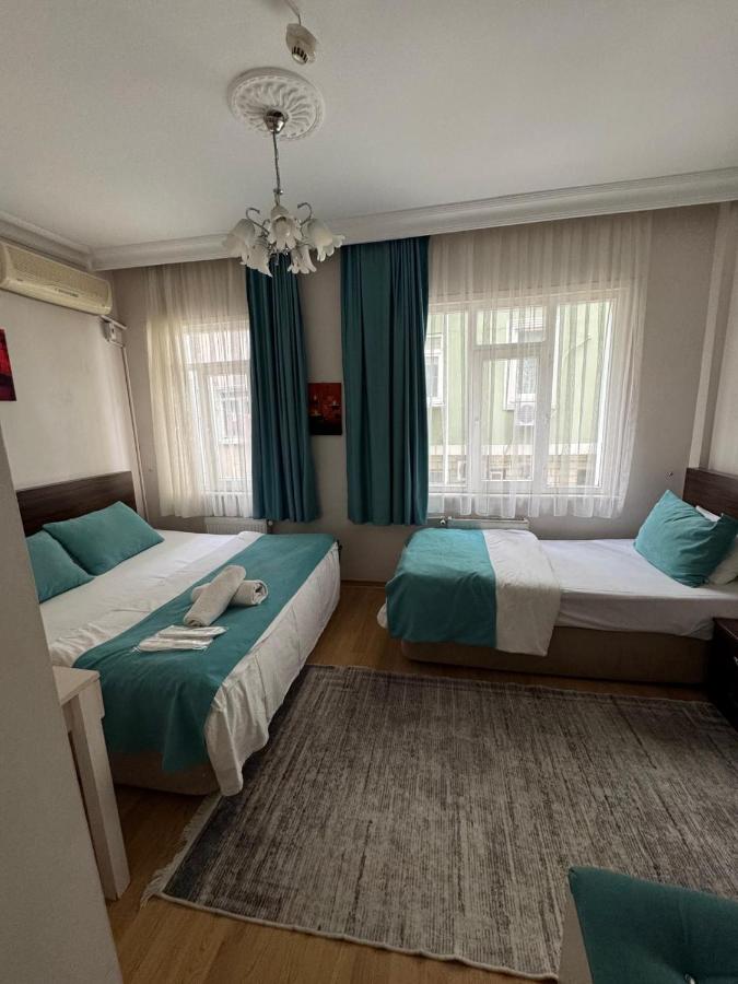 BACHOS HOTEL SULTANAHMET enjoy breakfast and dinner on the terrace with sea view - 2