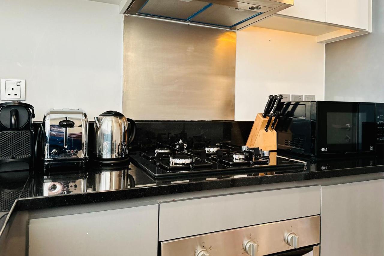 Vserve Stylish Suite 1 BR with Burj Khalifa and Canal view - 3