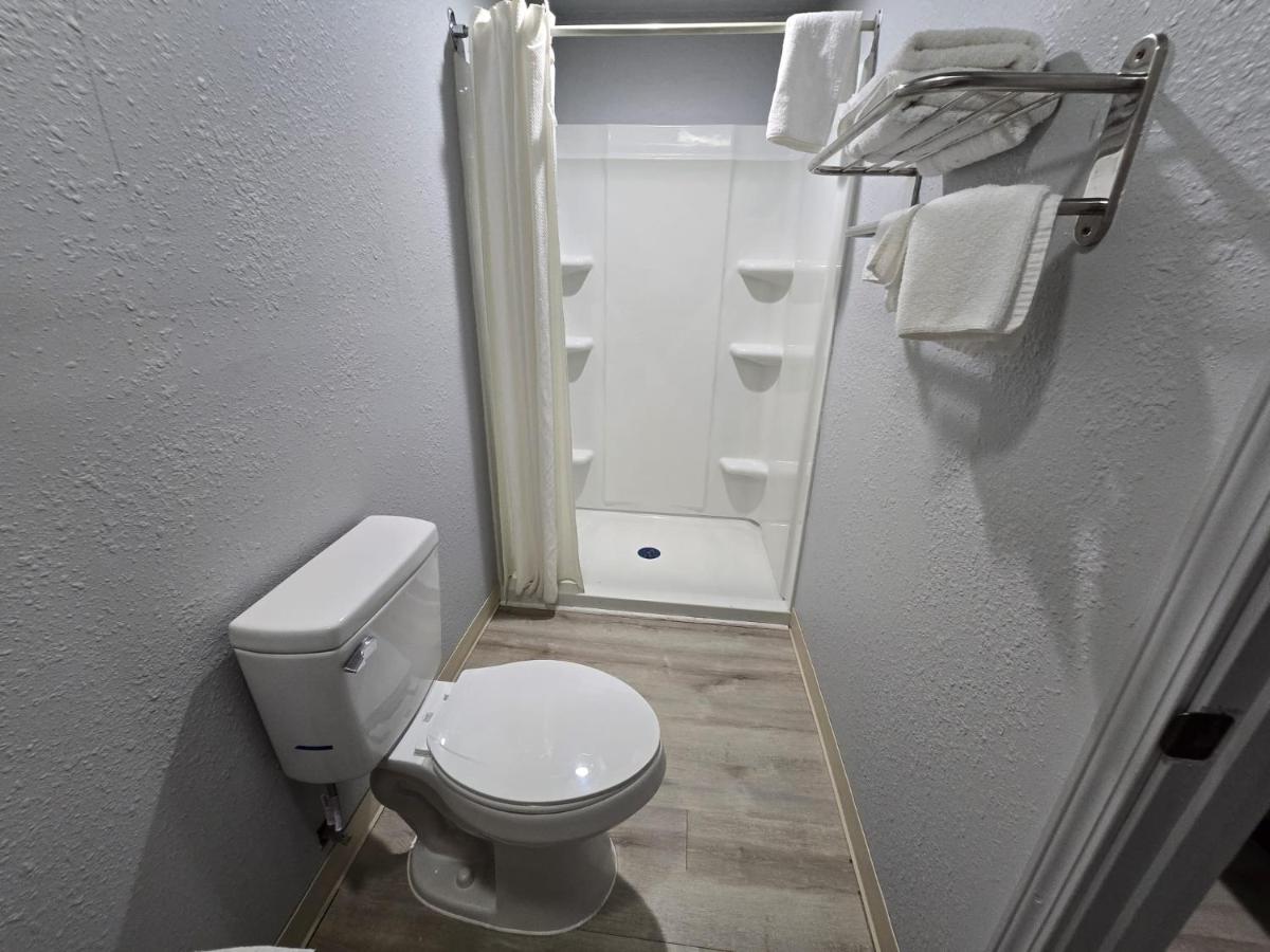 Budget Inn-North — photo 5