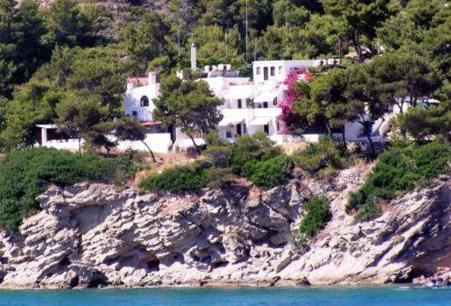 Agistri Club Hotel 
