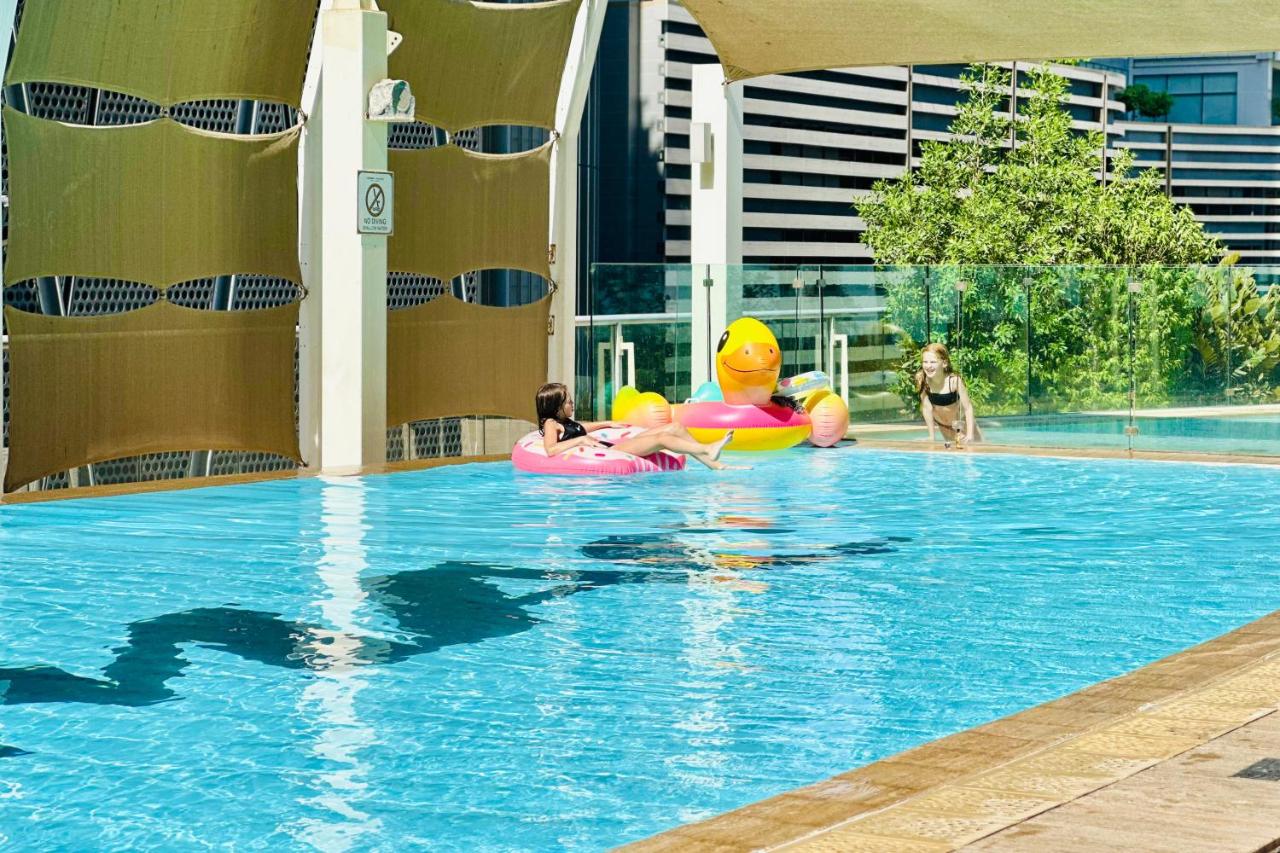 Vserve - 1 BR Iconic Burj Khalifa full view - 4