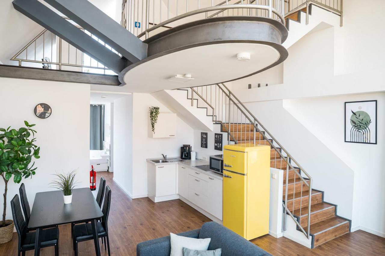 Fantastic Loft with Balcony - 3