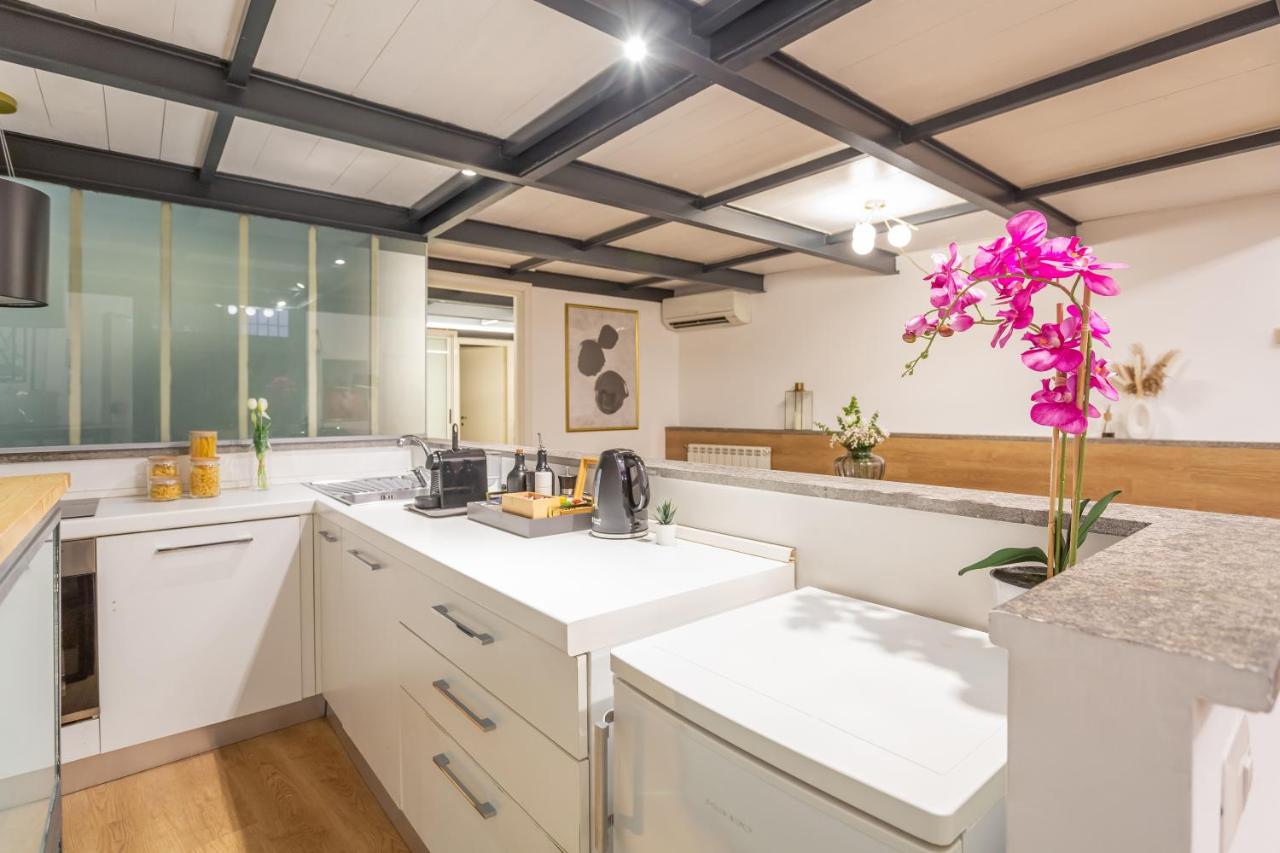 Entire Building with 4 Apartments near the Colosseum - 3