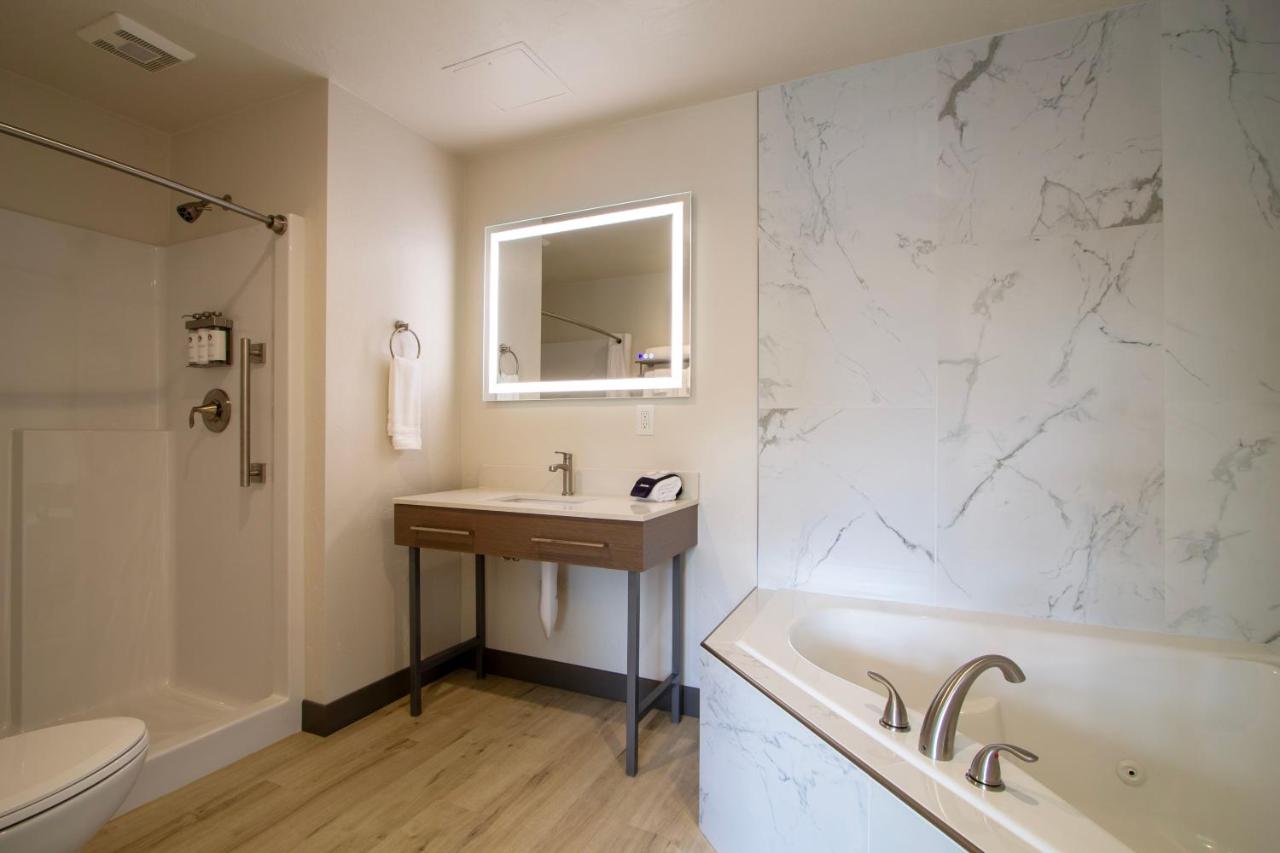 Sandpoint Hotel & Suites Downtown — photo 13