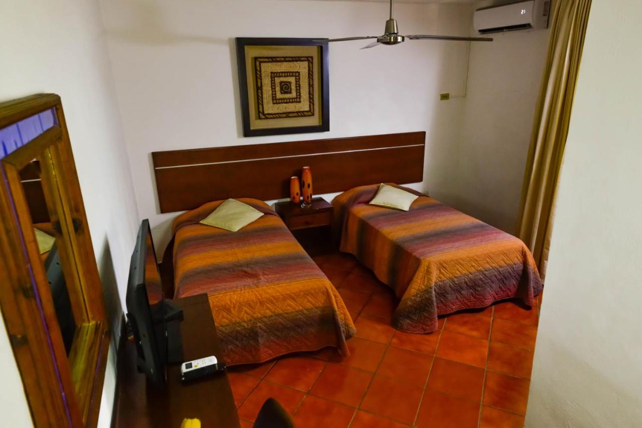 Hotel Los Girasoles - 4