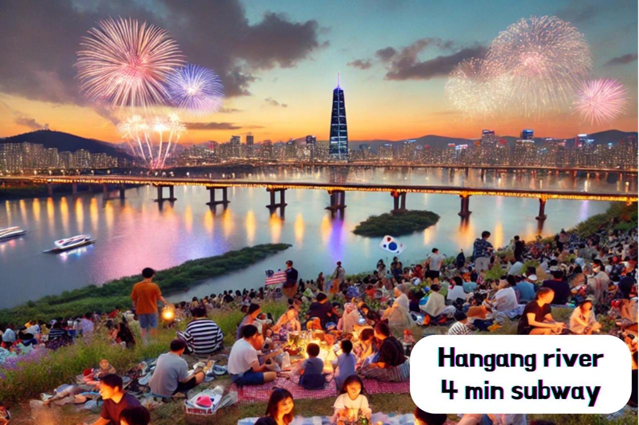 Hongdae&Sinchon 10min! 3 Beds, Late checkout, Bag storage, Parking, Pet, Netflix, Cook - 4