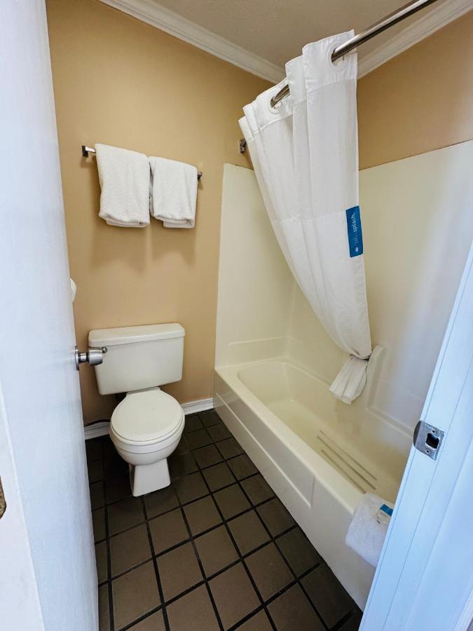 Oak Grove Motel — photo 9