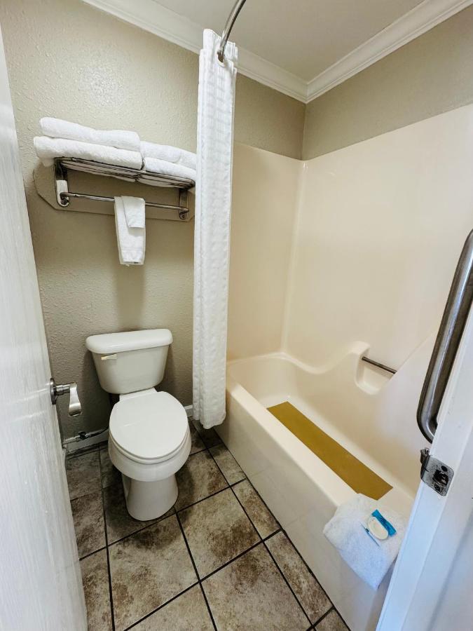 Oak Grove Motel — photo 13
