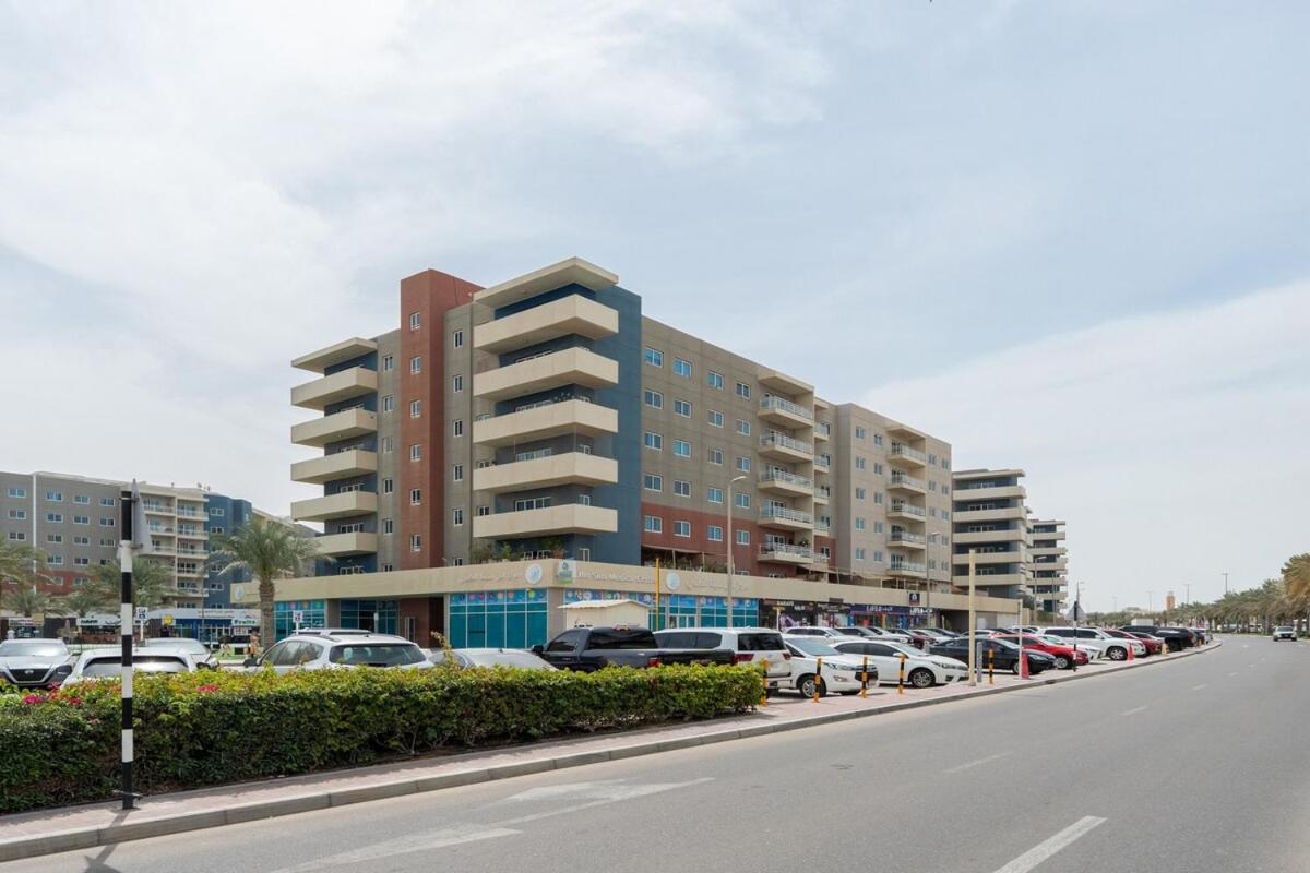 Smart Home with Alexa Near Yas and Airport with Pool - 3