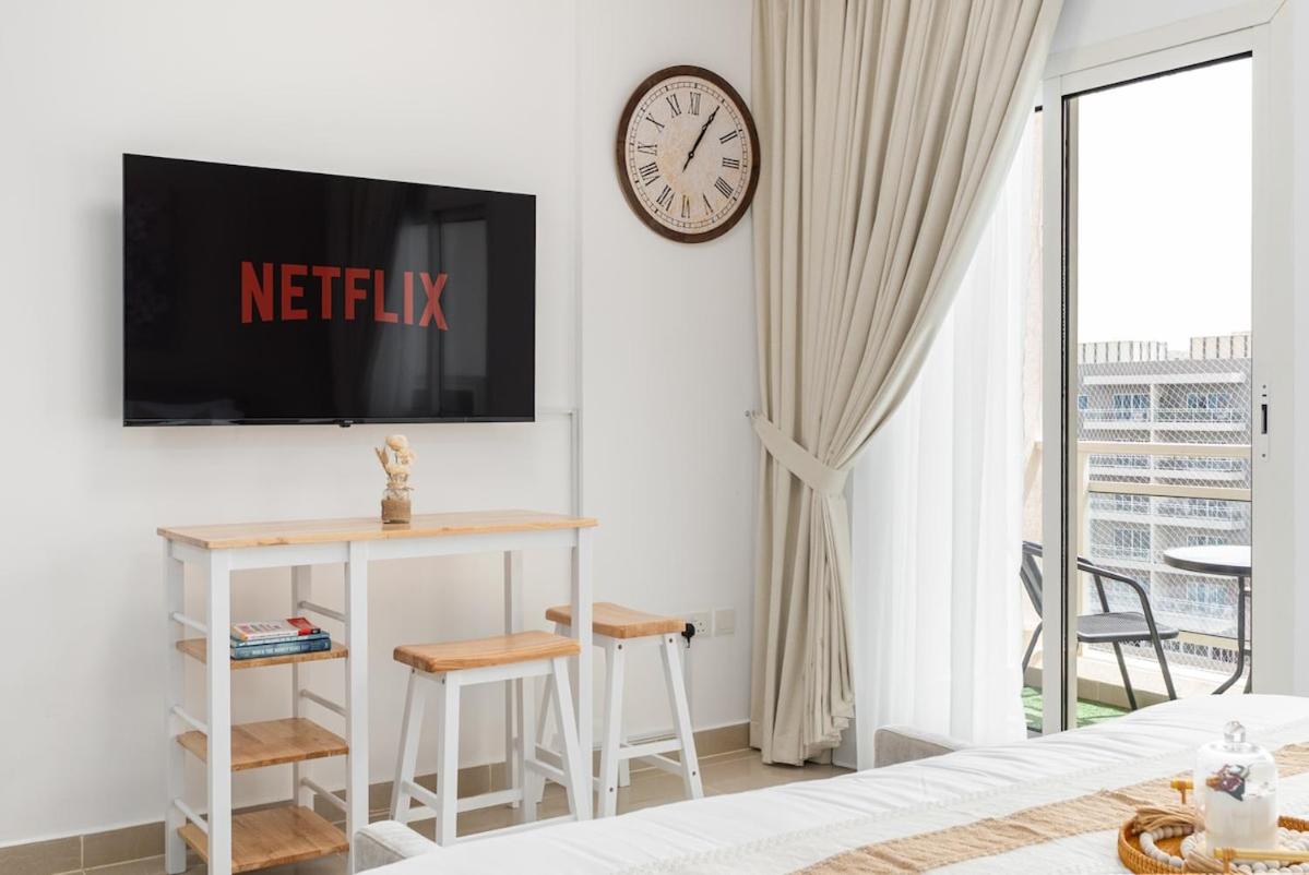 Smart Home with Alexa Near Yas and Airport with Pool - 4