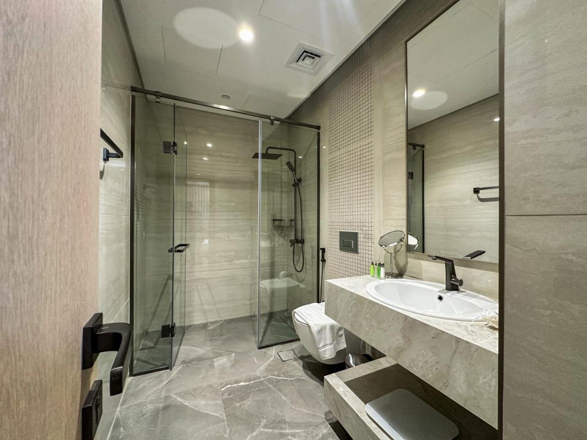 Vserve High Floor Bliss in Dubai's Iconic Skyline - 3