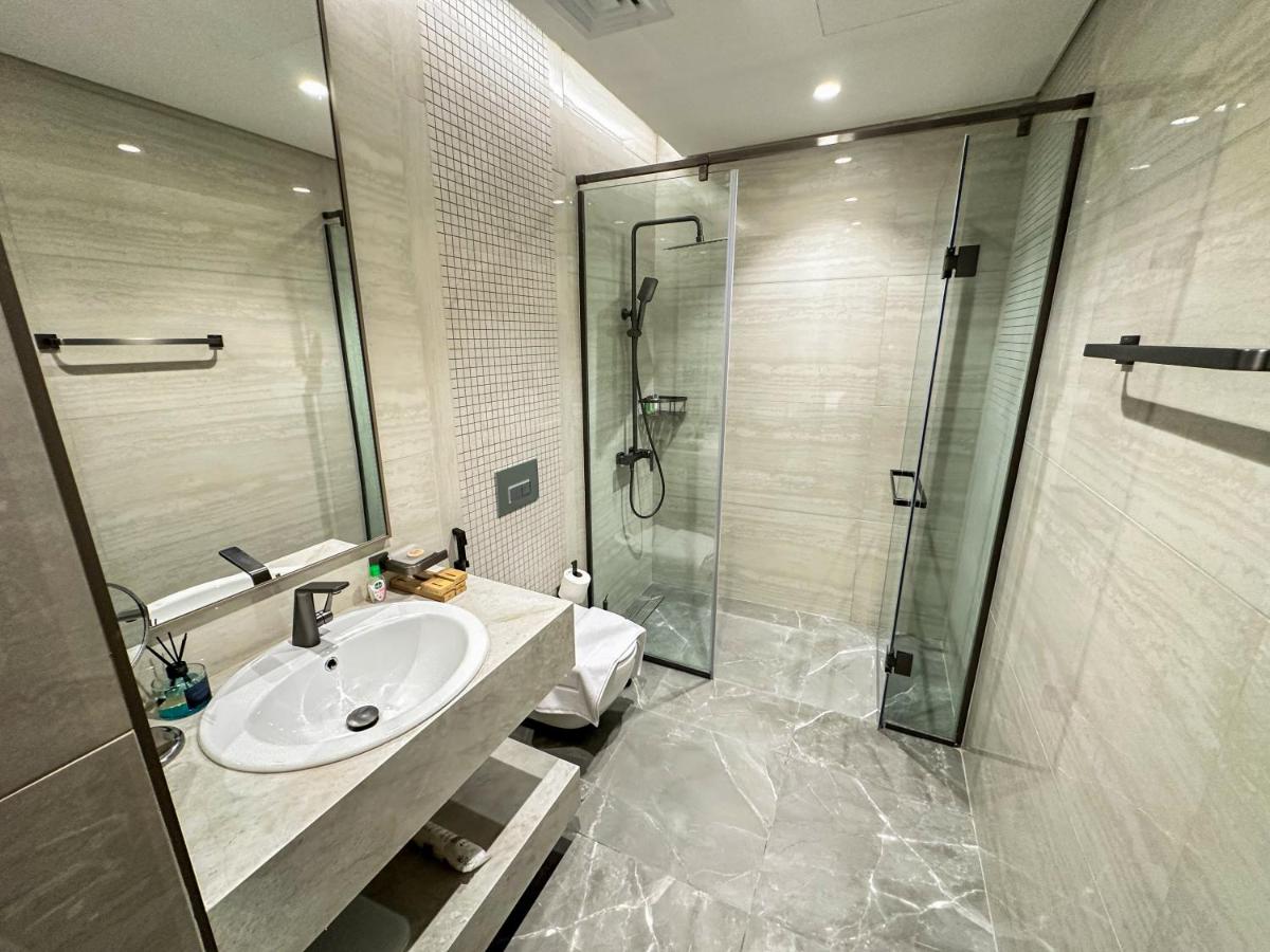 Vserve I 1 BR - Luxury Escape in Business Bay - 3