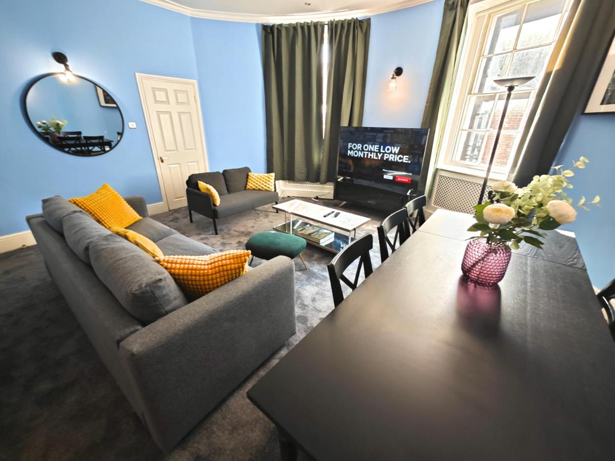Luxury 4-Bedroom Apartment in Oxford Street - 5