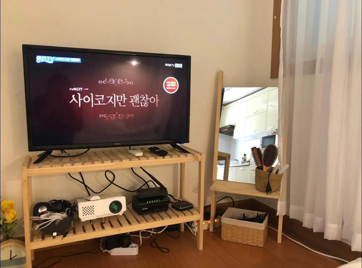 Cozy Villa Retreat Perfect for Travelers - 5