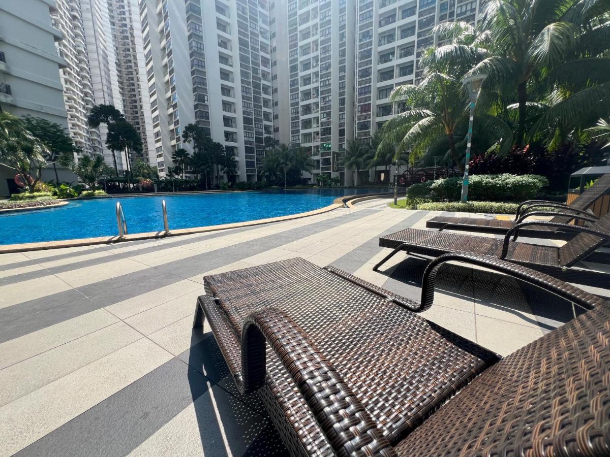 DangaBay 2R 4pax with Balcony Seaview near CIQ by Wehome - 2