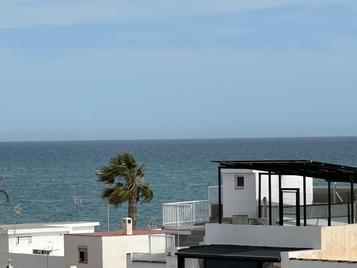 Oceanview, beachfront 15 min from Malaga downtown