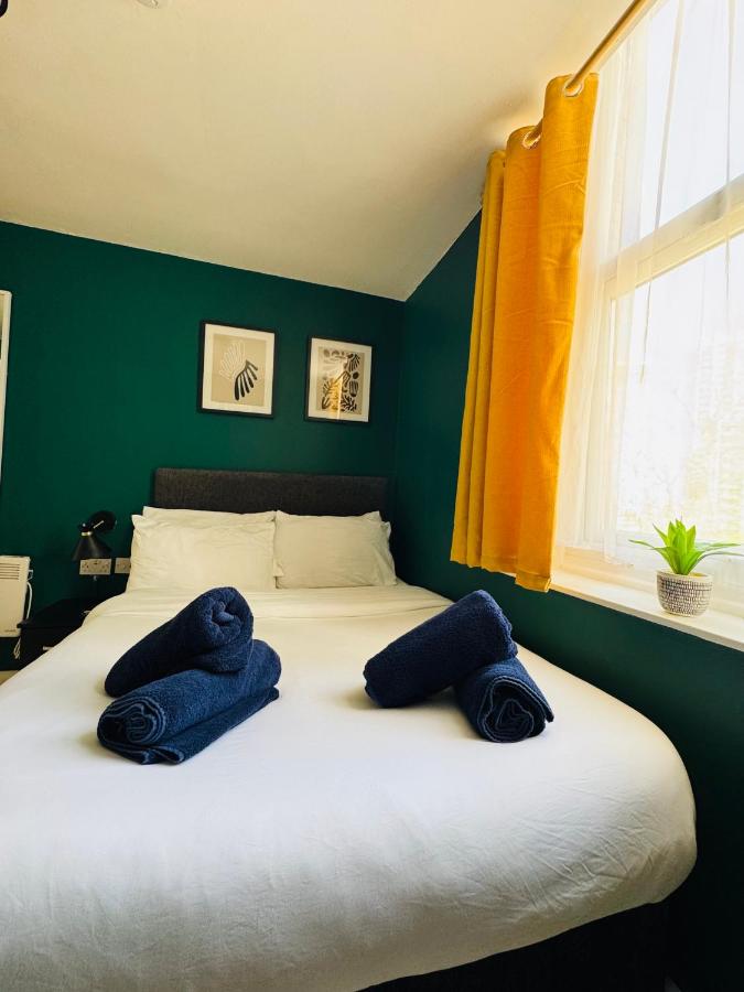 Private studio flat in centre - 2