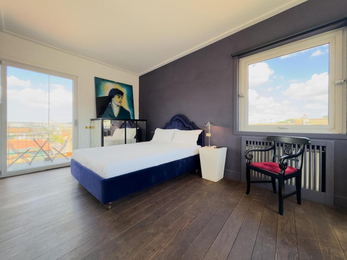 Chasing the Stars Spanish Steps Boutique Suite