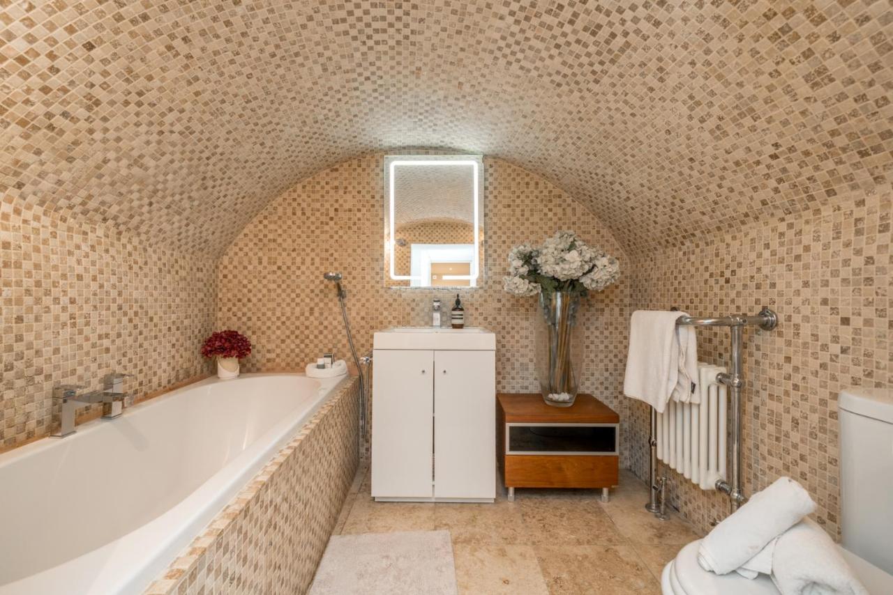 Niru Experience Hidden Gem In Chelsea 2BD 2BA - 3