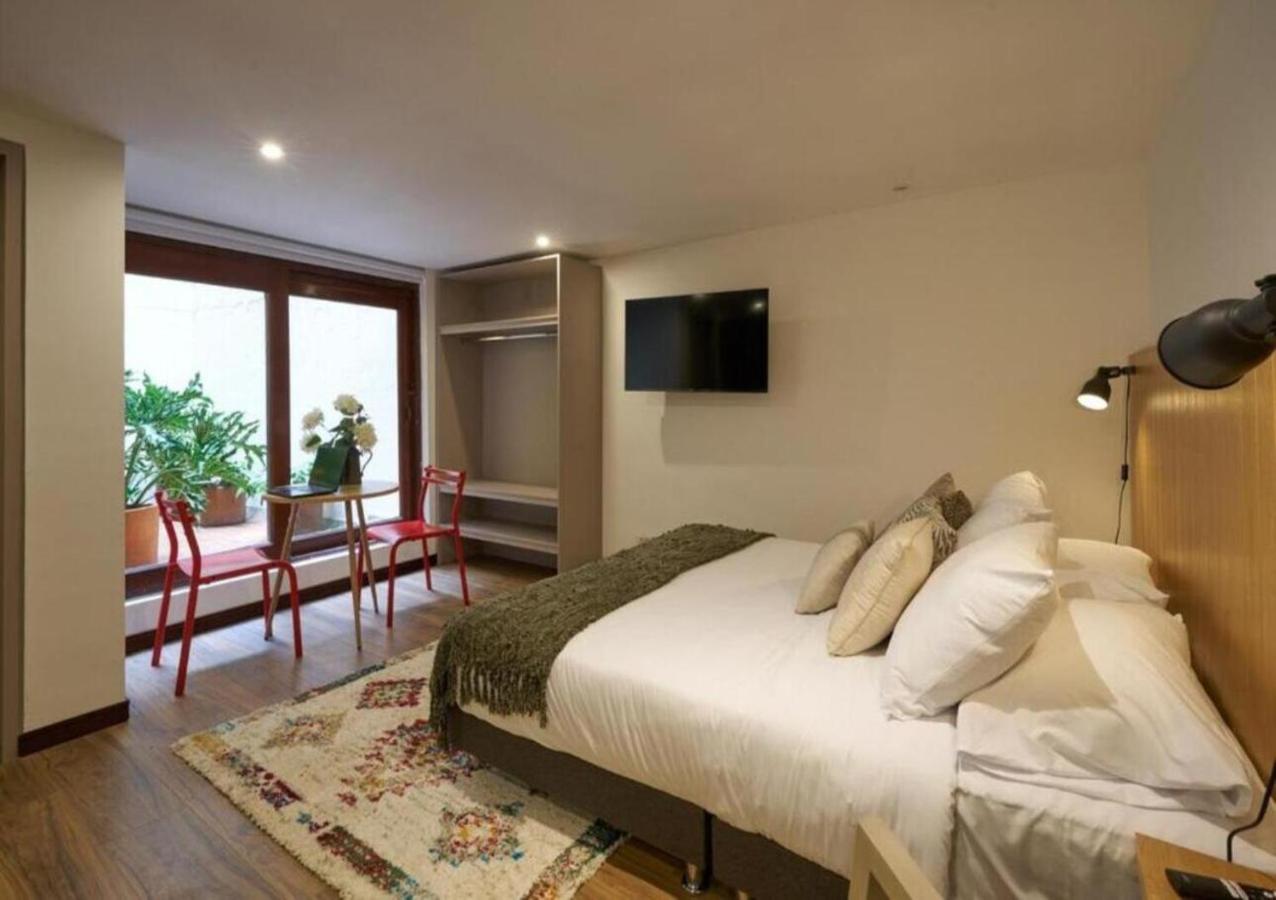 Stylish Loft Ideal for Couples & Work 105