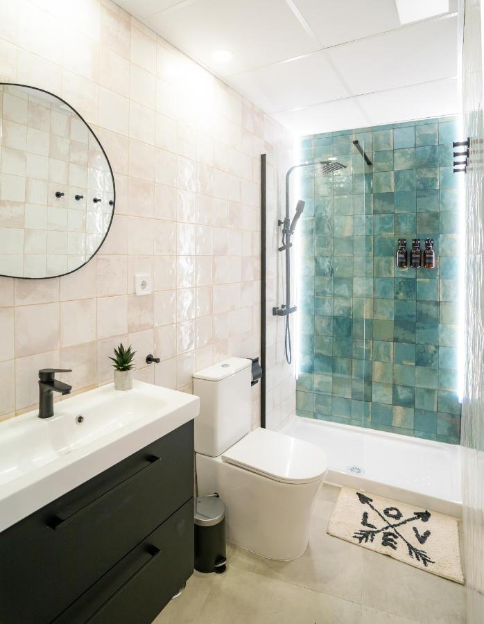 Nomad Malaga - Airport III - 3