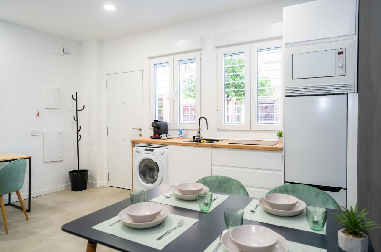 Nomad Malaga - Airport III - 4