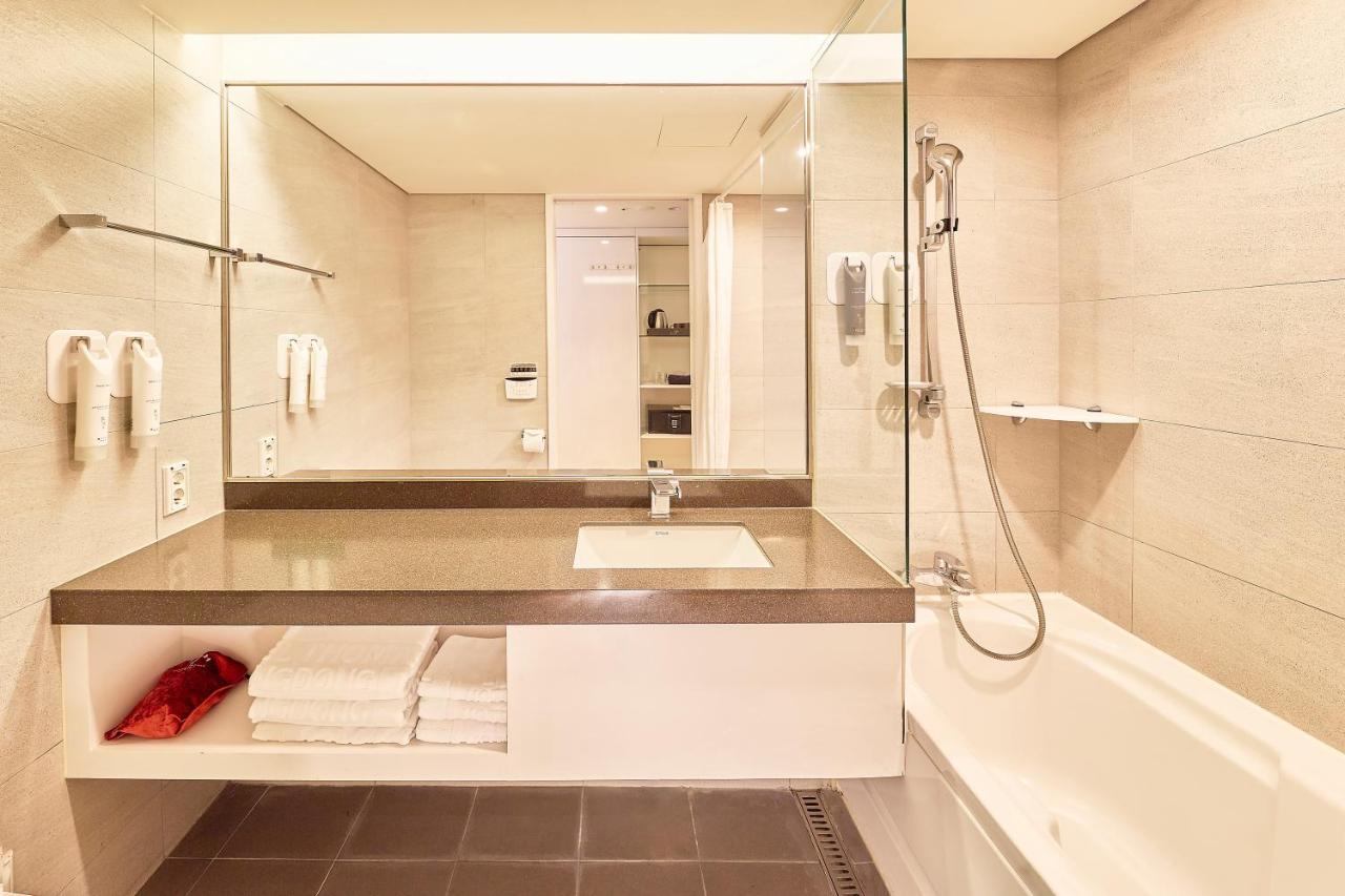 Hotel Thomas Myeongdong - 3